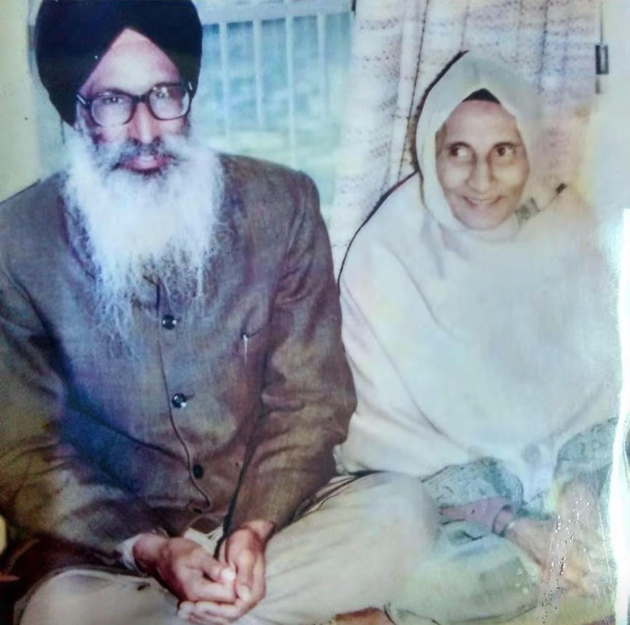 Gurbani Scholar Historian Giani Joginder Singh Ji Talwara with his wife